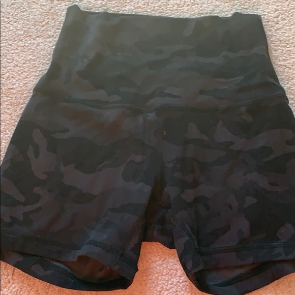 Lululemon Align 4in Shorts Size 2 